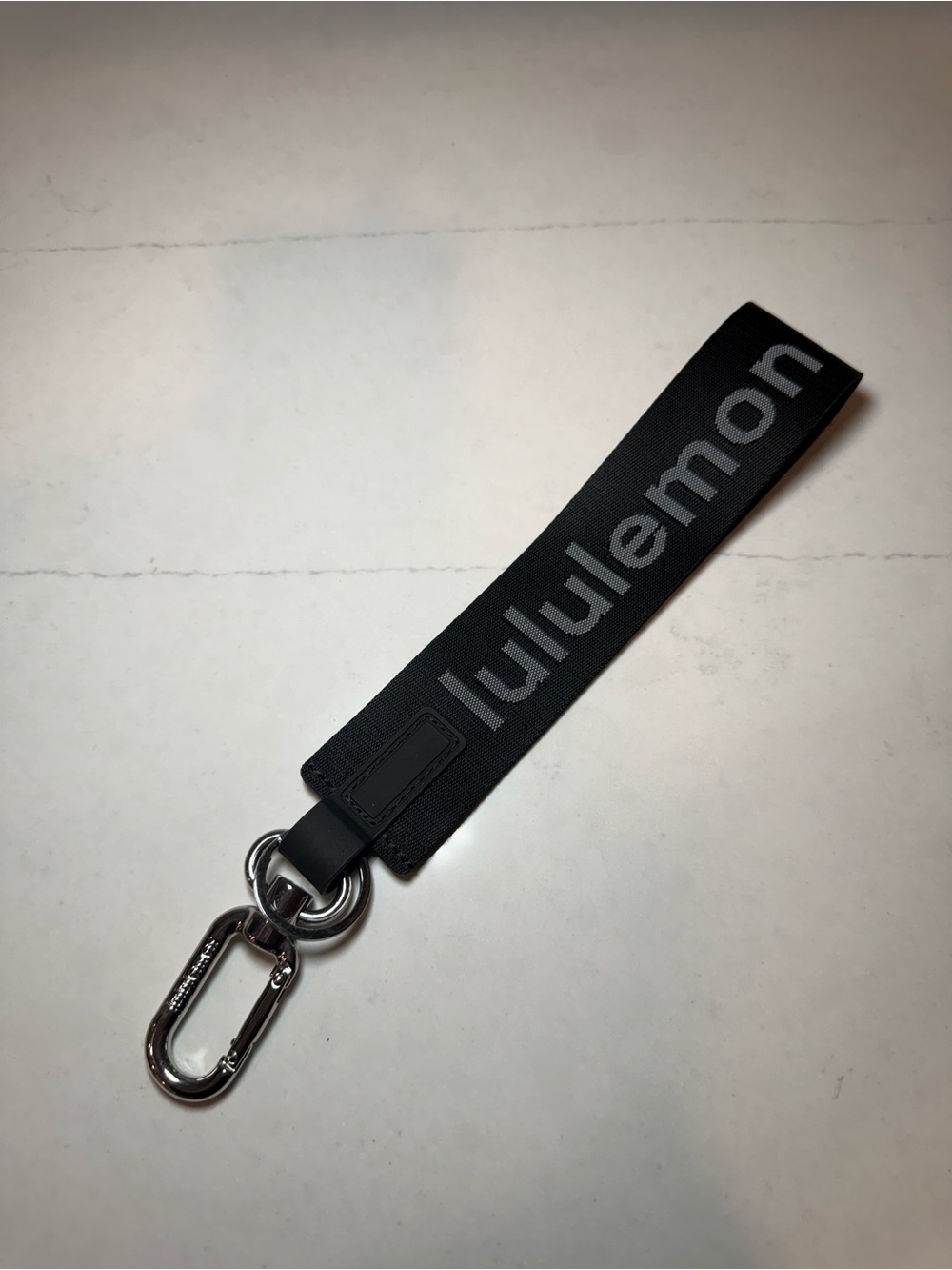 LULU LEMON NEVER LOST KEYCHAIN